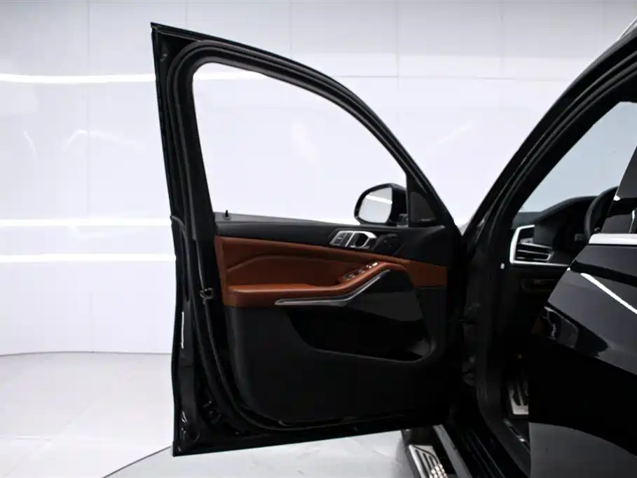 BMW X7 2021 — фото 11