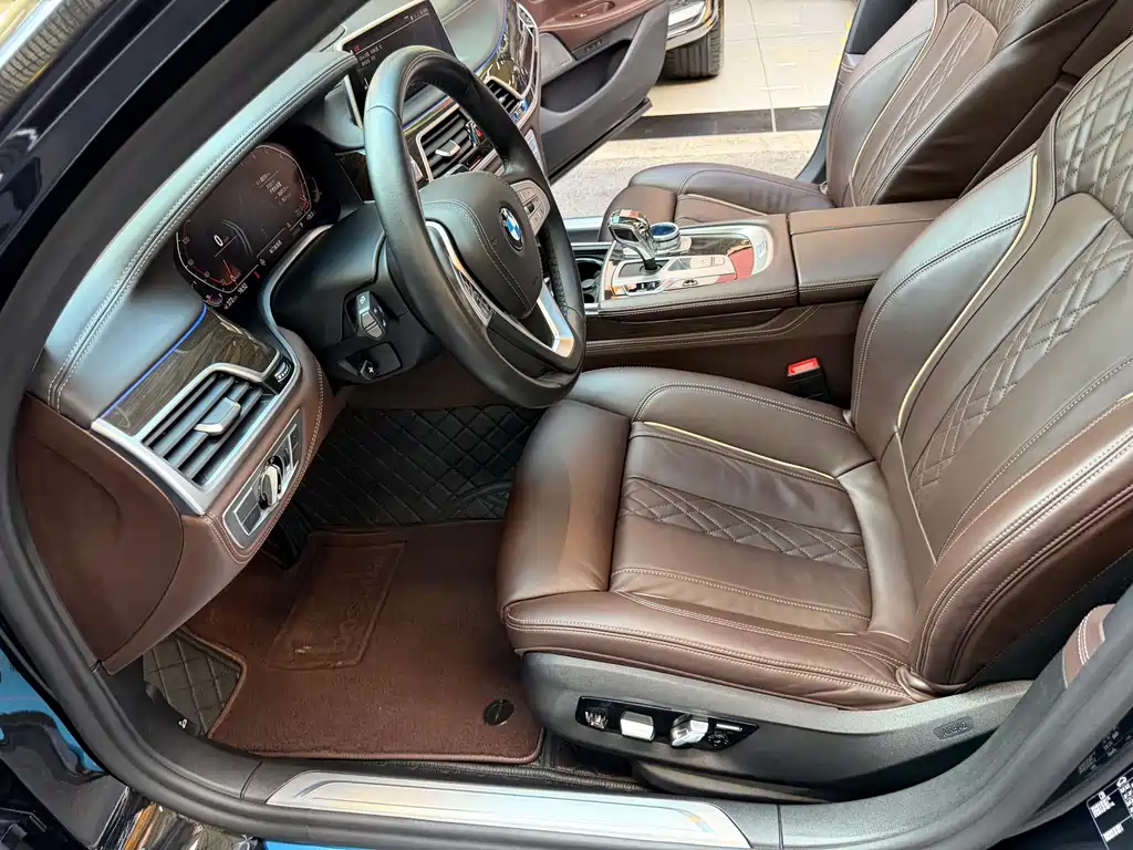 BMW 7 Series 2021 — фото 13