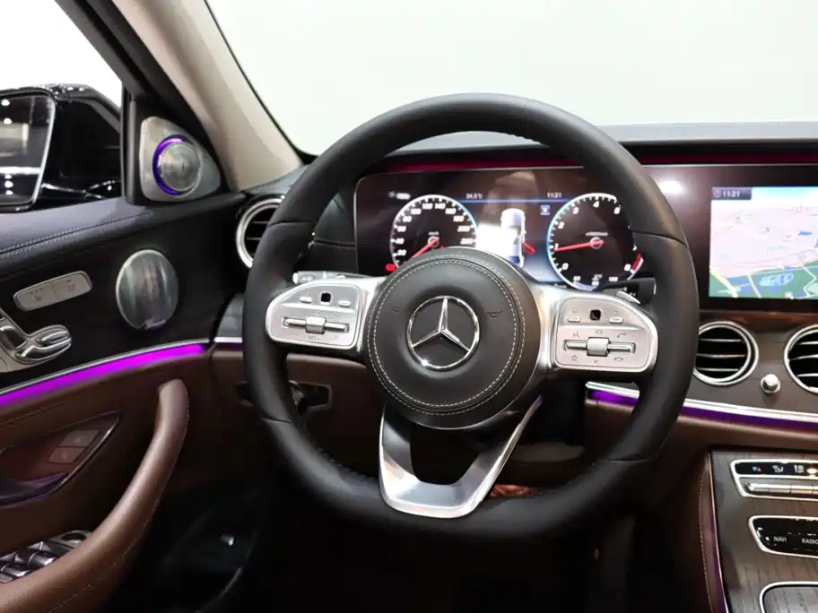 Mercedes-Benz E-Class 2020 — фото 14