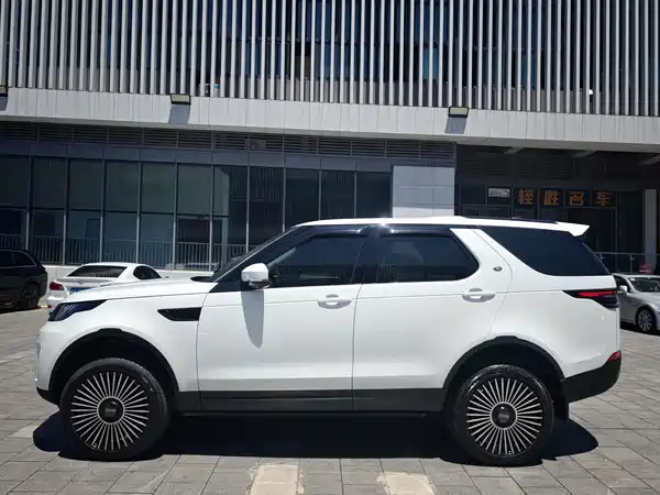 Land Rover Discovery 2020