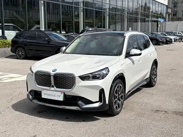 BMW iX1 2023