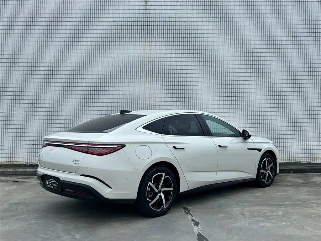 BYD Seal 07 DM-i 2025 — фото 4