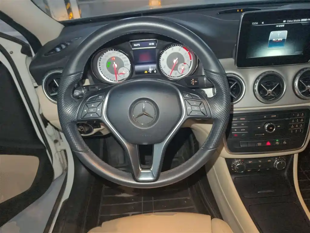 Mercedes-Benz GLA 2016 — фото 3