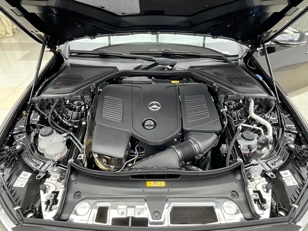 Mercedes-Benz E-Class 2025 — фото 19