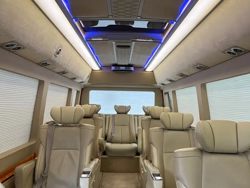 Toyota Coaster 2017 — фото 11