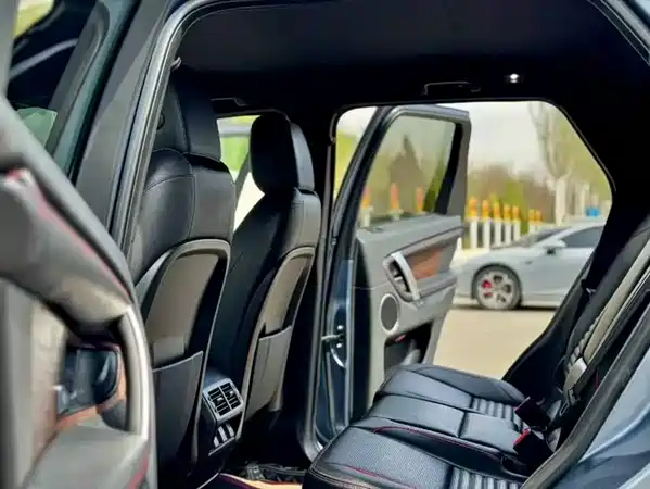 Land Rover Discovery Sport 2021