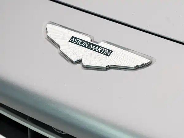 Aston Martin DBX 2022