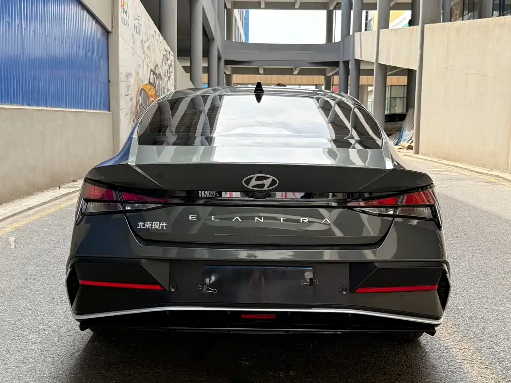 Hyundai Elantra 2024