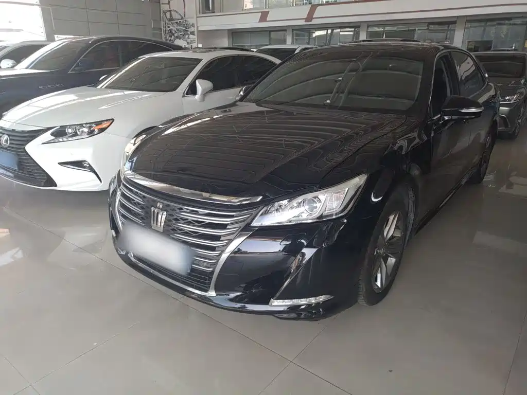 Toyota Crown 2016 — фото 2