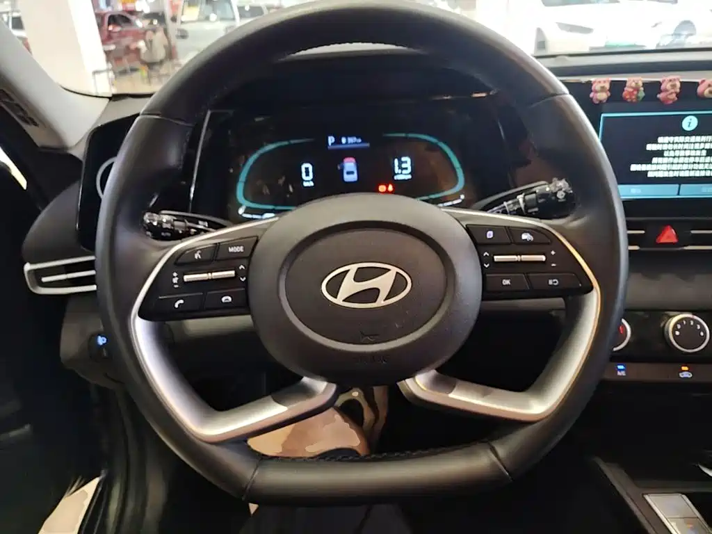 Hyundai Elantra 2024