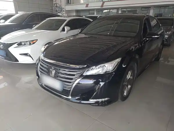 Toyota Crown 2016