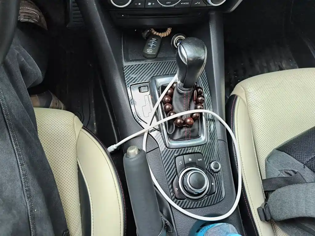 Mazda 3 Angkesela 2015