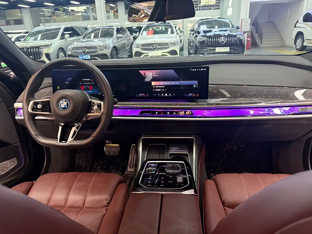 BMW i7 2023 — фото 12