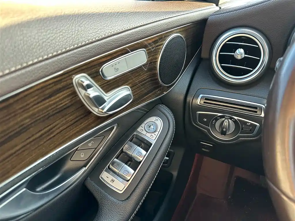 Mercedes-Benz GLC 2019 — фото 21
