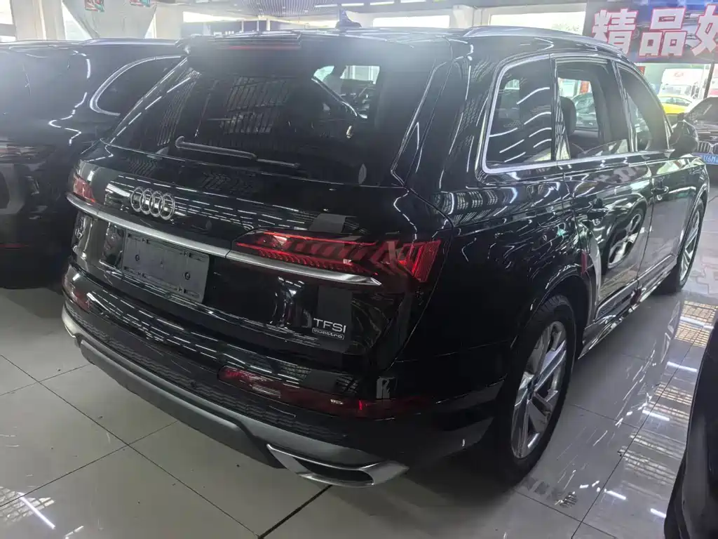 Audi Q7 2023