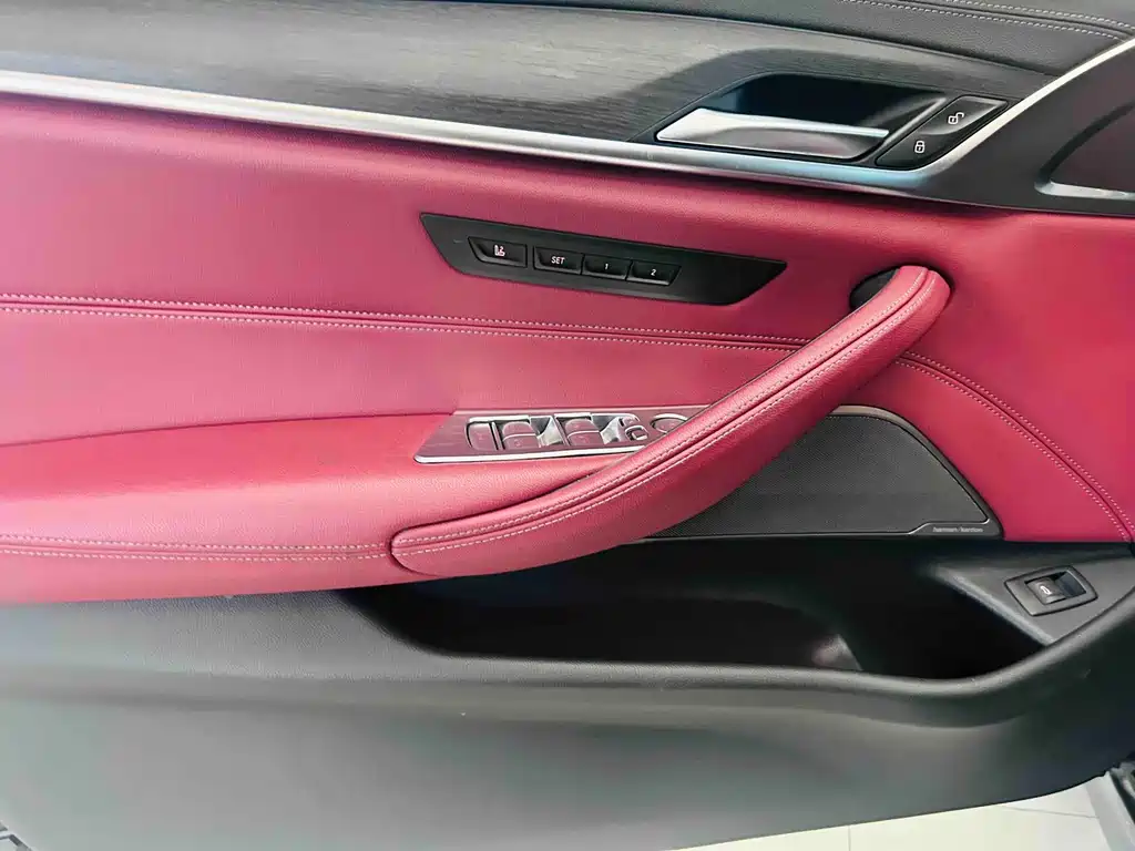 BMW 5 Series 2022 — фото 13