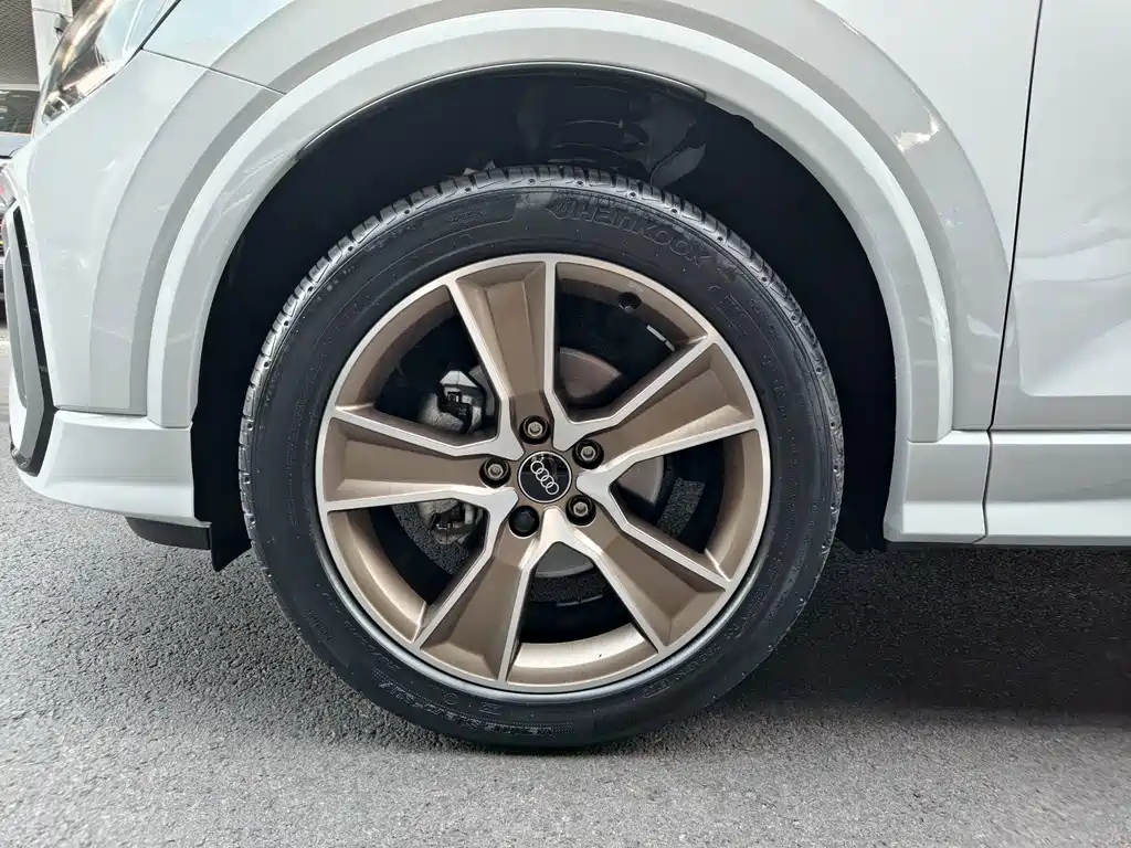 Audi Q2L 2022