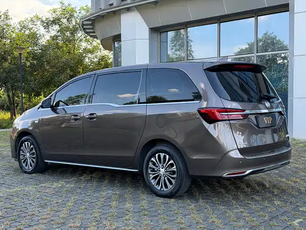 Buick GL8 2023