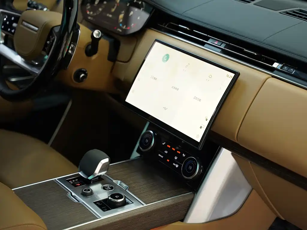 Land Rover Range Rover 2023 — фото 14