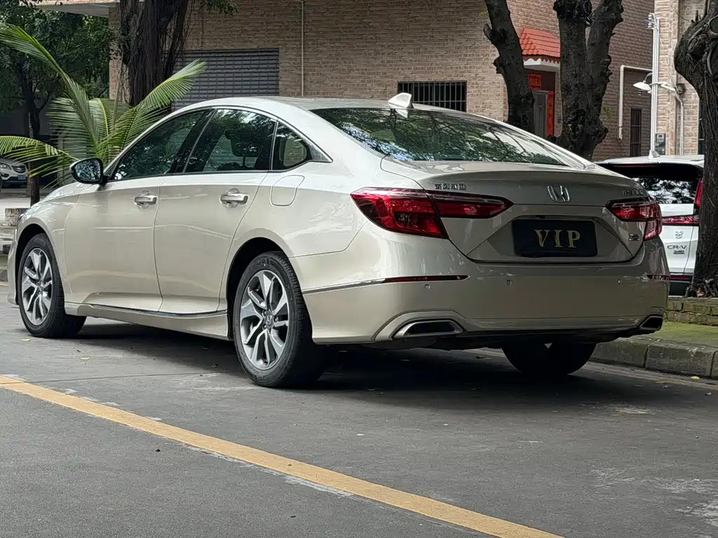 Honda Inspire 2020 — фото 12