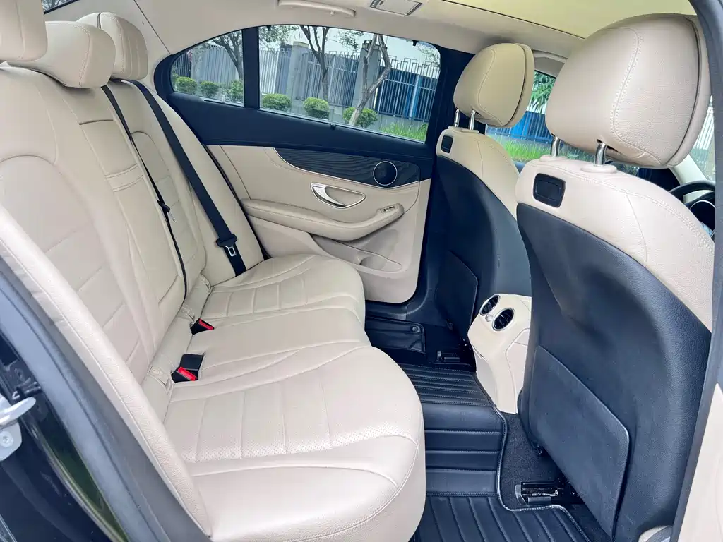 Mercedes-Benz C-Class 2018 — фото 13