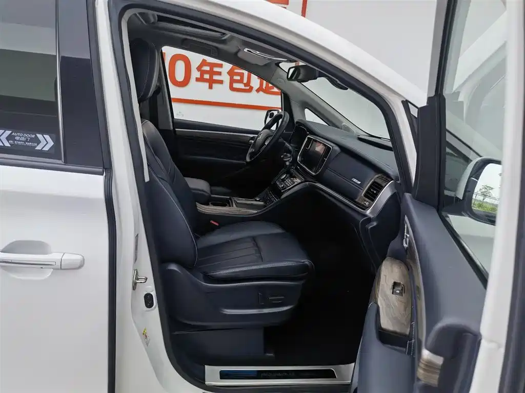 GAC Motor Trumpchi M8 2020 — фото 23
