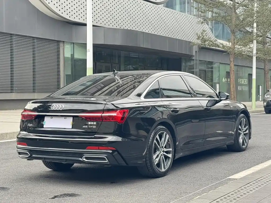 Audi A6L 2021 — фото 31