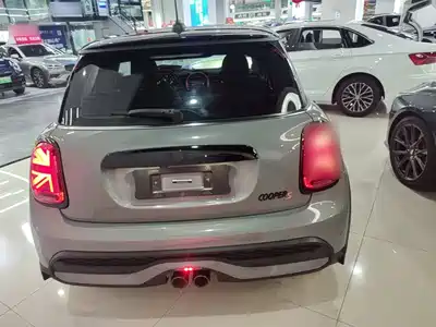MINI MINI 2023