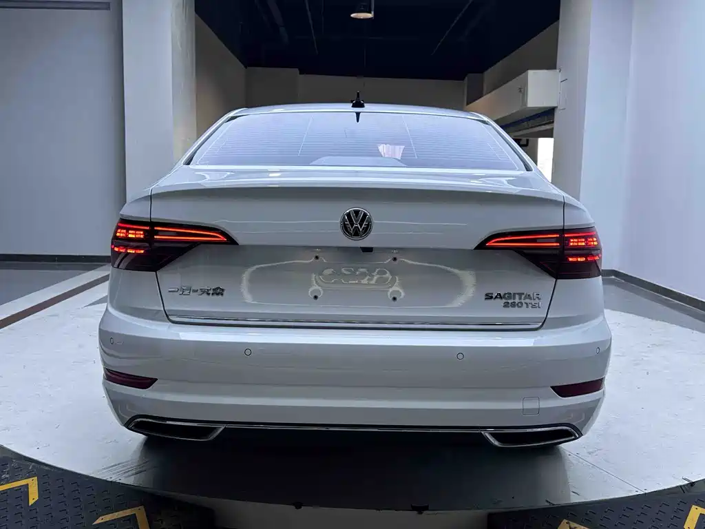 Volkswagen Sagitar 2022