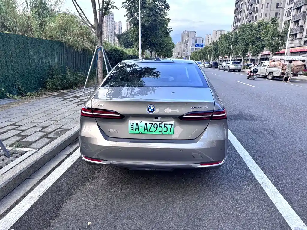 BMW i5 2024 — фото 3