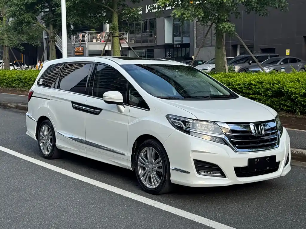 Honda Elysion 2017 — фото 3