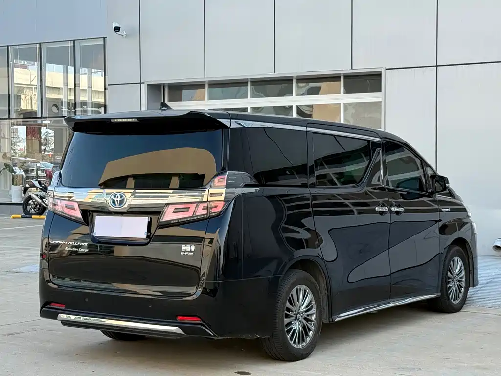 Toyota Vellfire 2021 — фото 7