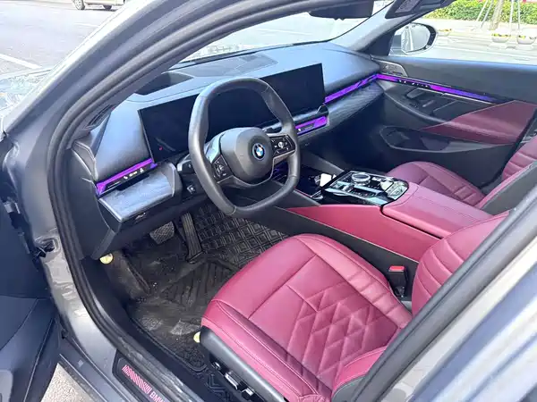 BMW i5 2024