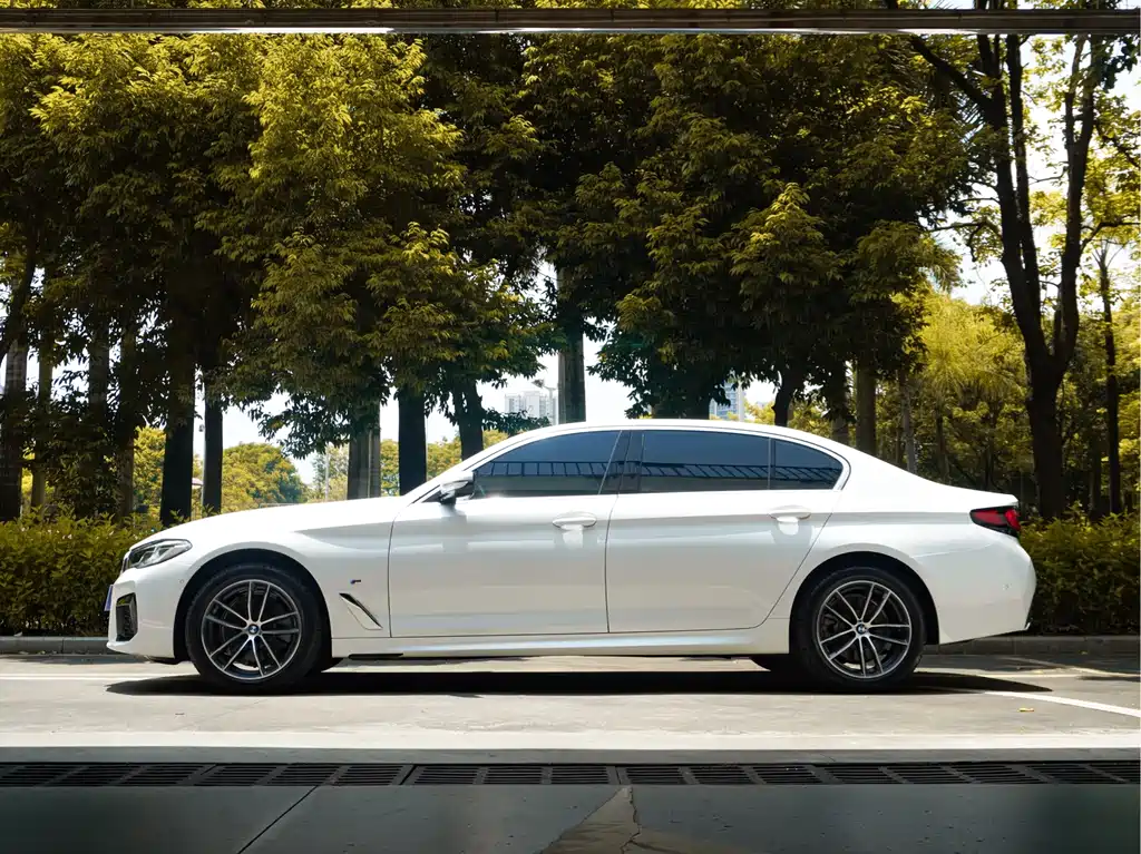 BMW 5 Series 2023
