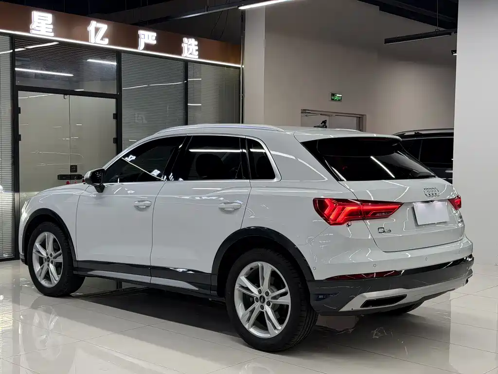 Audi Q3 2021 — фото 21