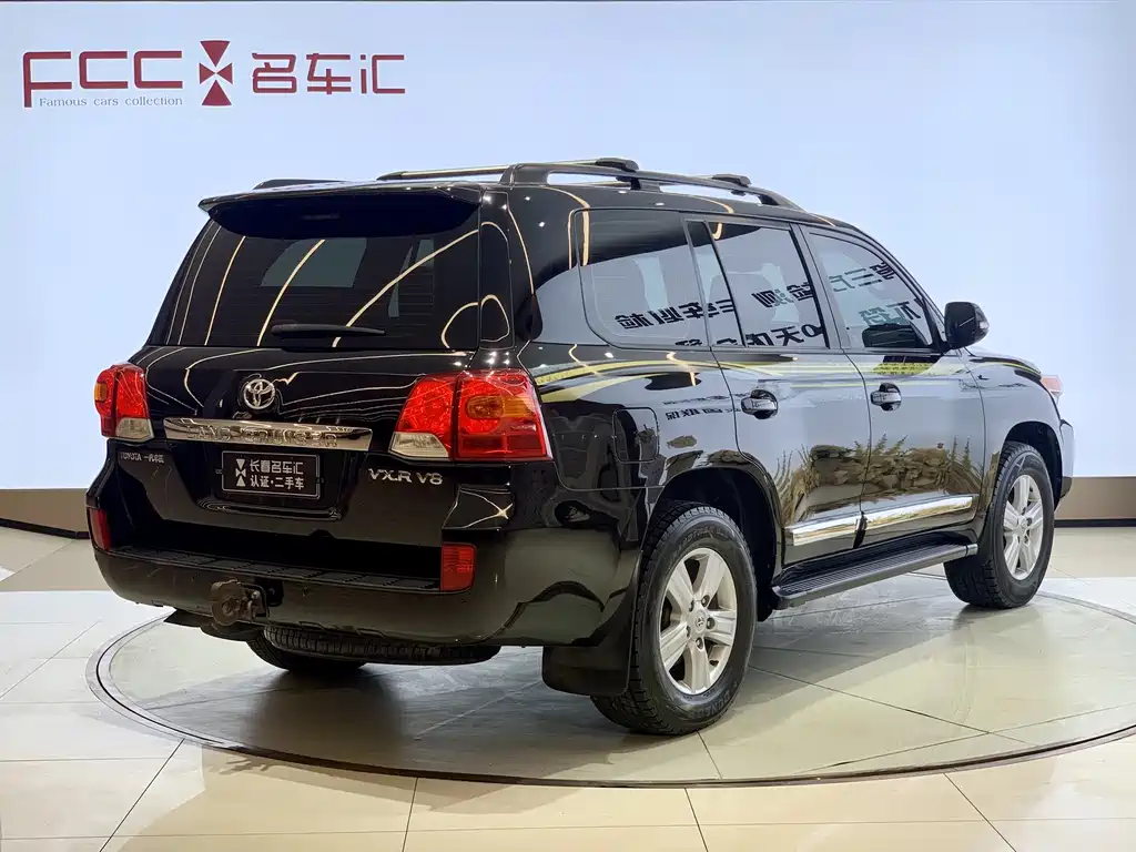 Toyota Land Cruiser 2018 — фото 5