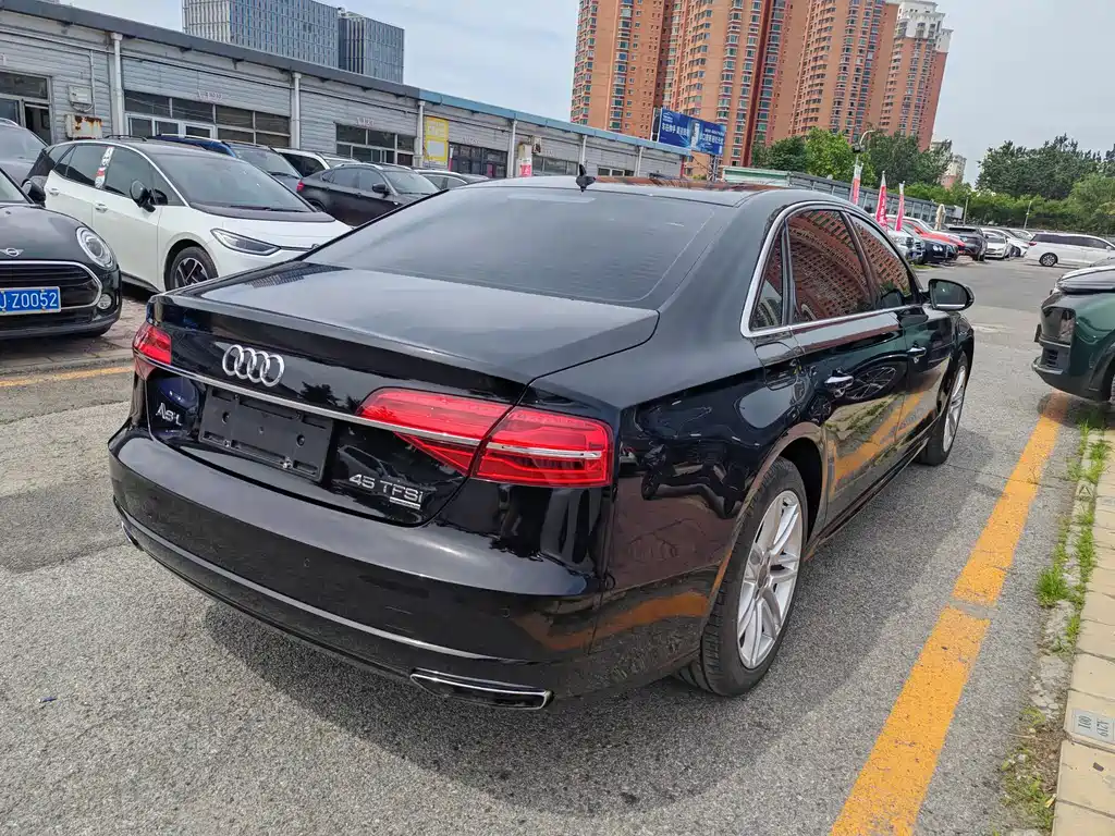 Audi A8 2018 — фото 10