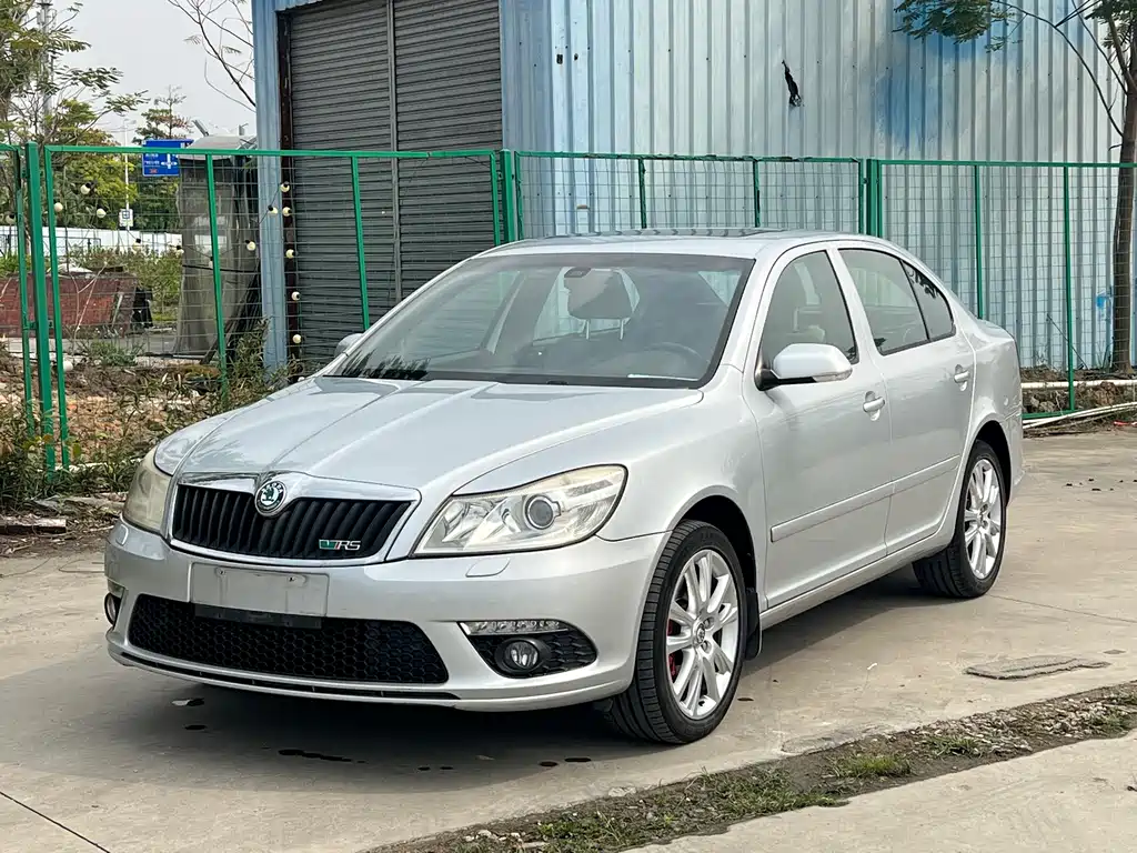 Skoda Octavia 2012 — фото 1