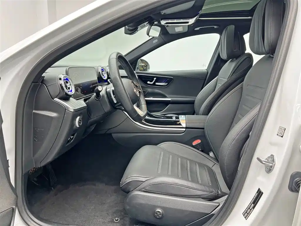 Mercedes-Benz C-Class 2023 — фото 15