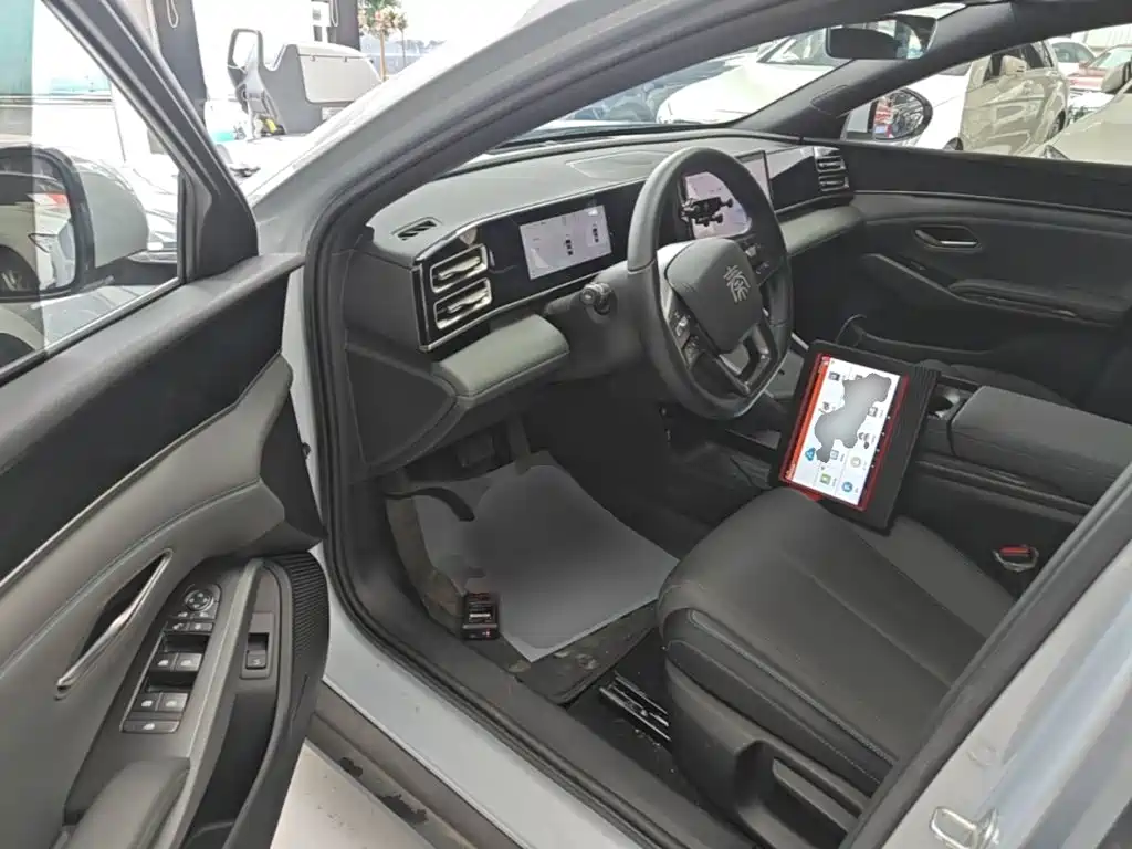 BYD Qin L 2025 — фото 16