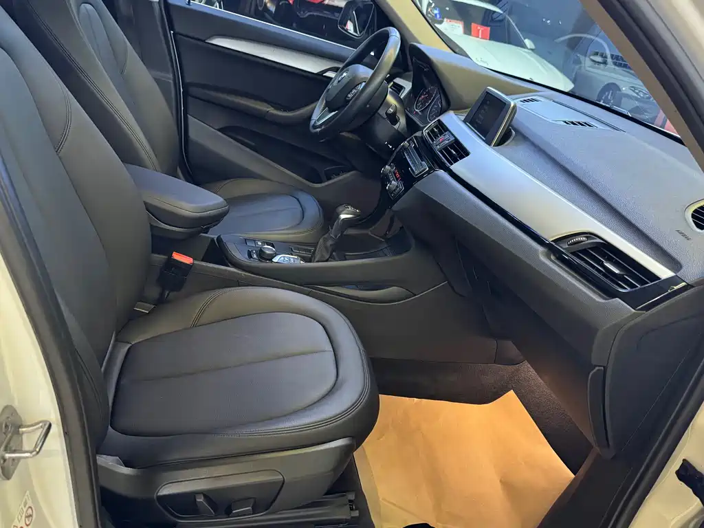 BMW X1 2018 — фото 14