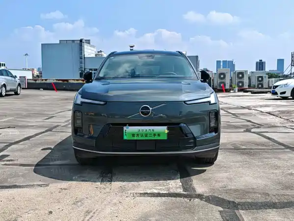 Volvo XC70 Plug-In Hybrid 2025