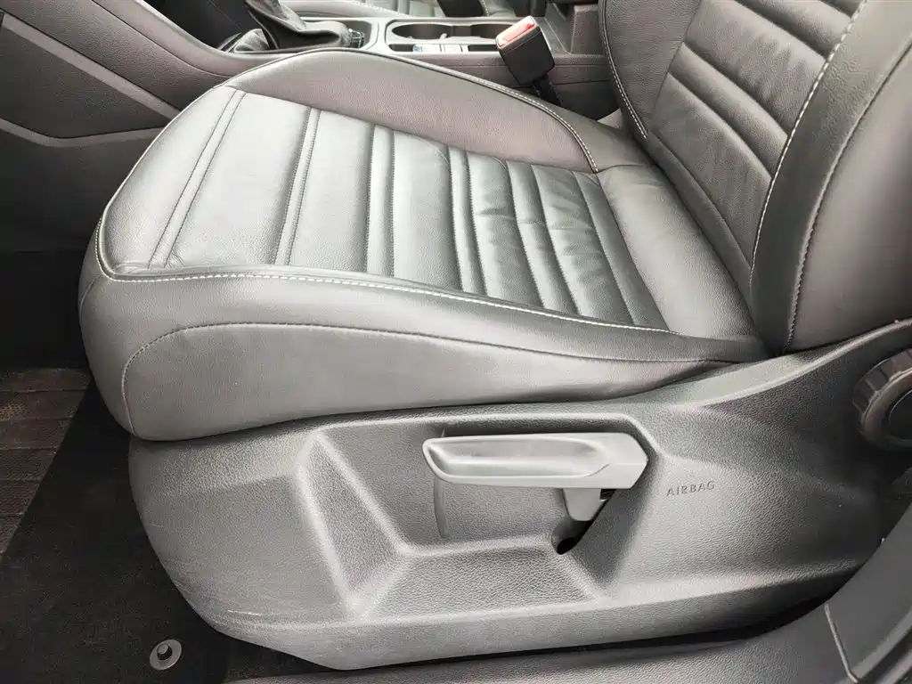 Volkswagen Touran 2018 — фото 20