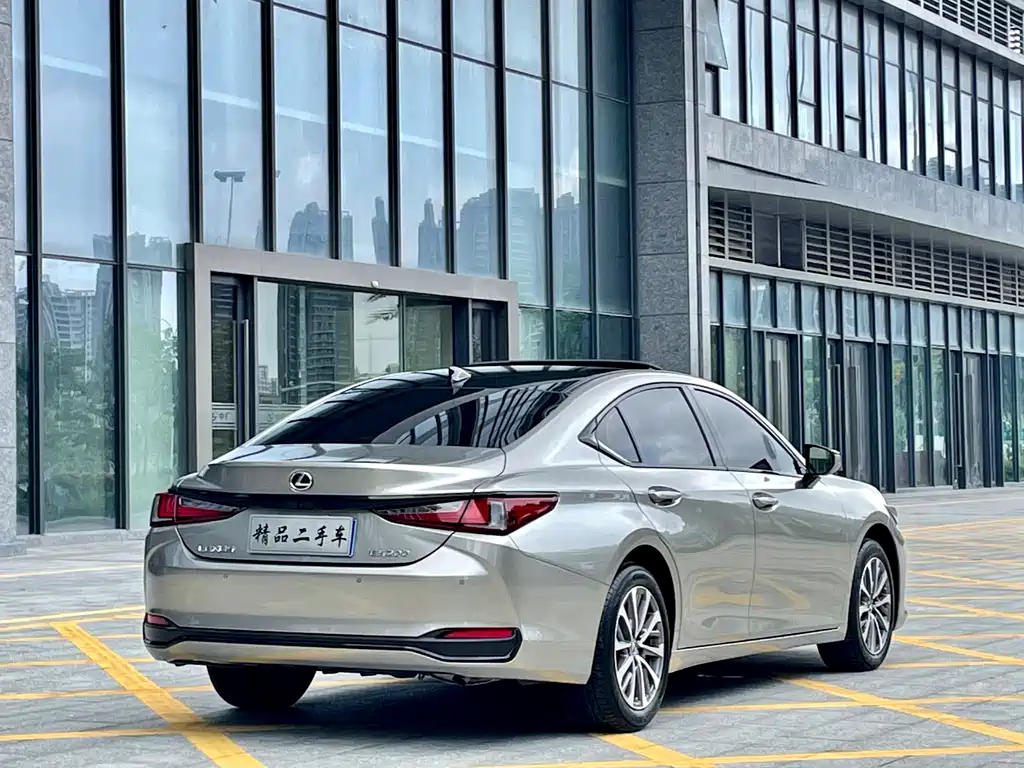 Lexus ES 2023 — фото 6