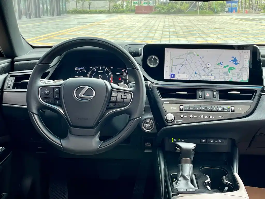 Lexus ES 2023 — фото 11