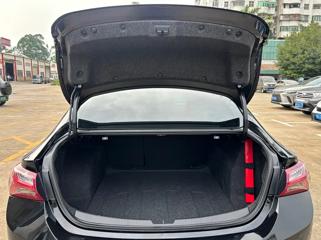Chevrolet Malibu XL 2023 — фото 15