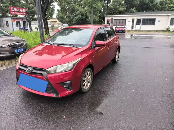 Toyota Yaris L 2014