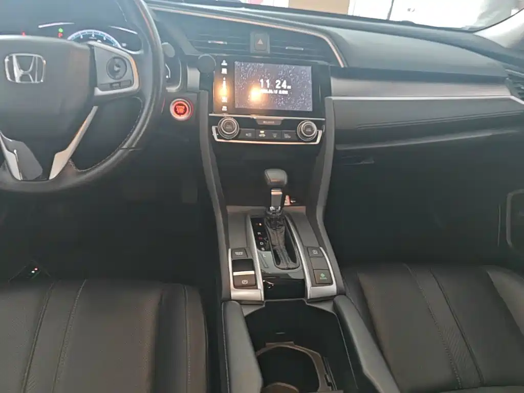 Honda Civic 2018 — фото 13