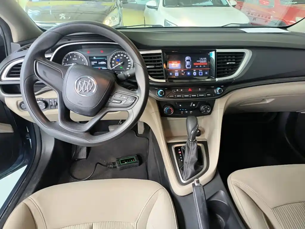 Buick Excelle 2015 — фото 10