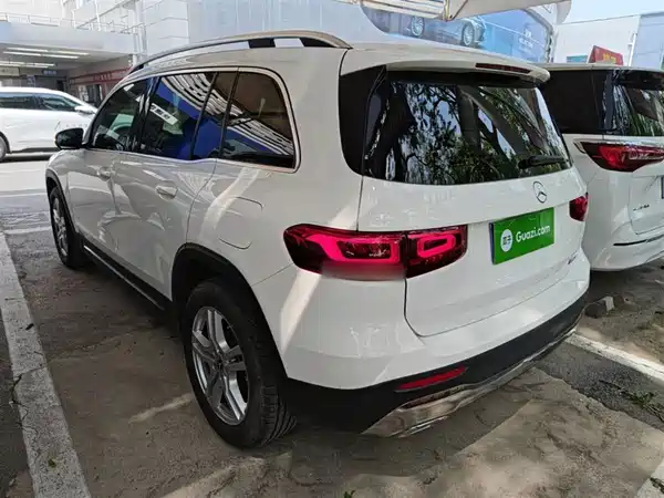 Mercedes-Benz GLB 2023
